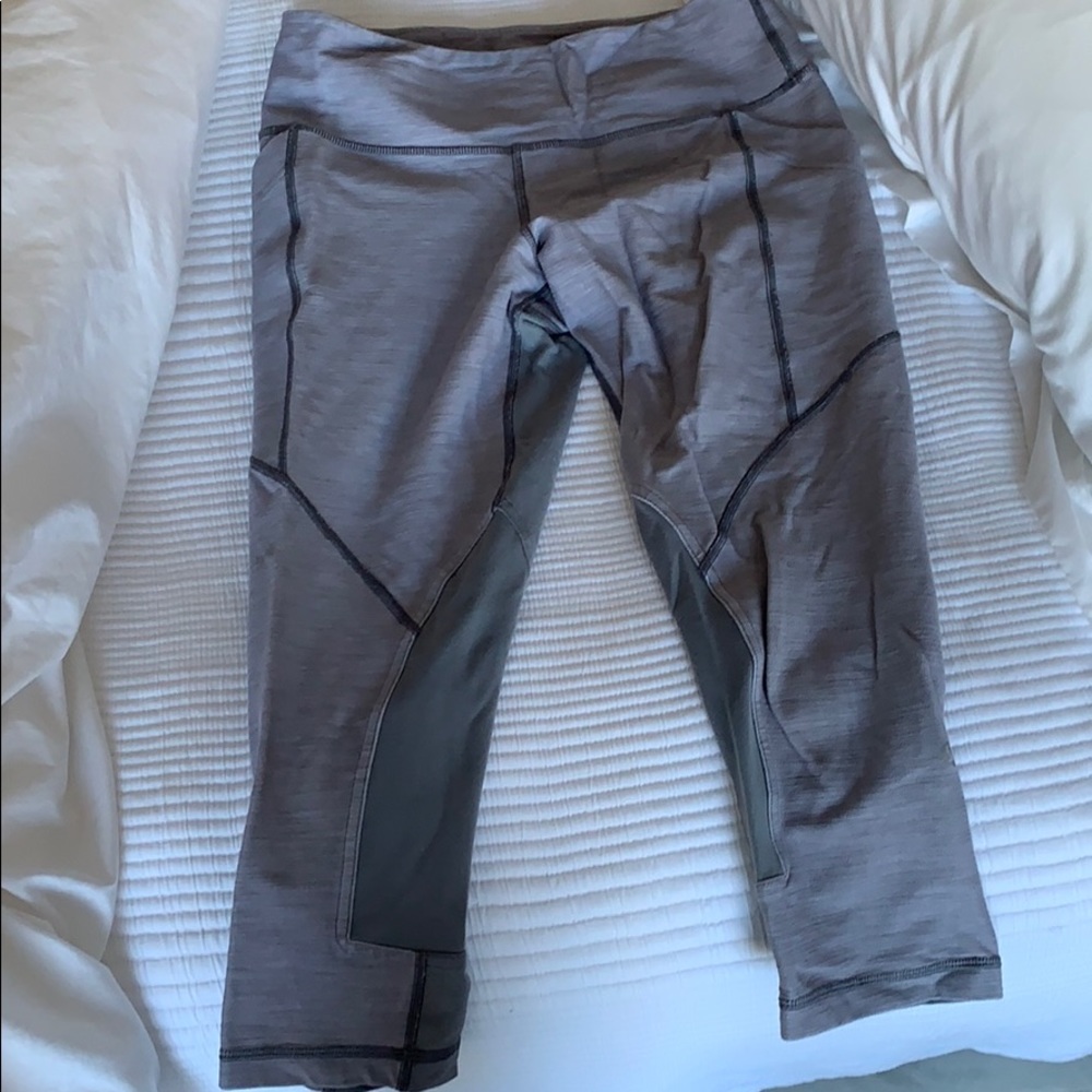 Lulu lemon gray cropped leggings
